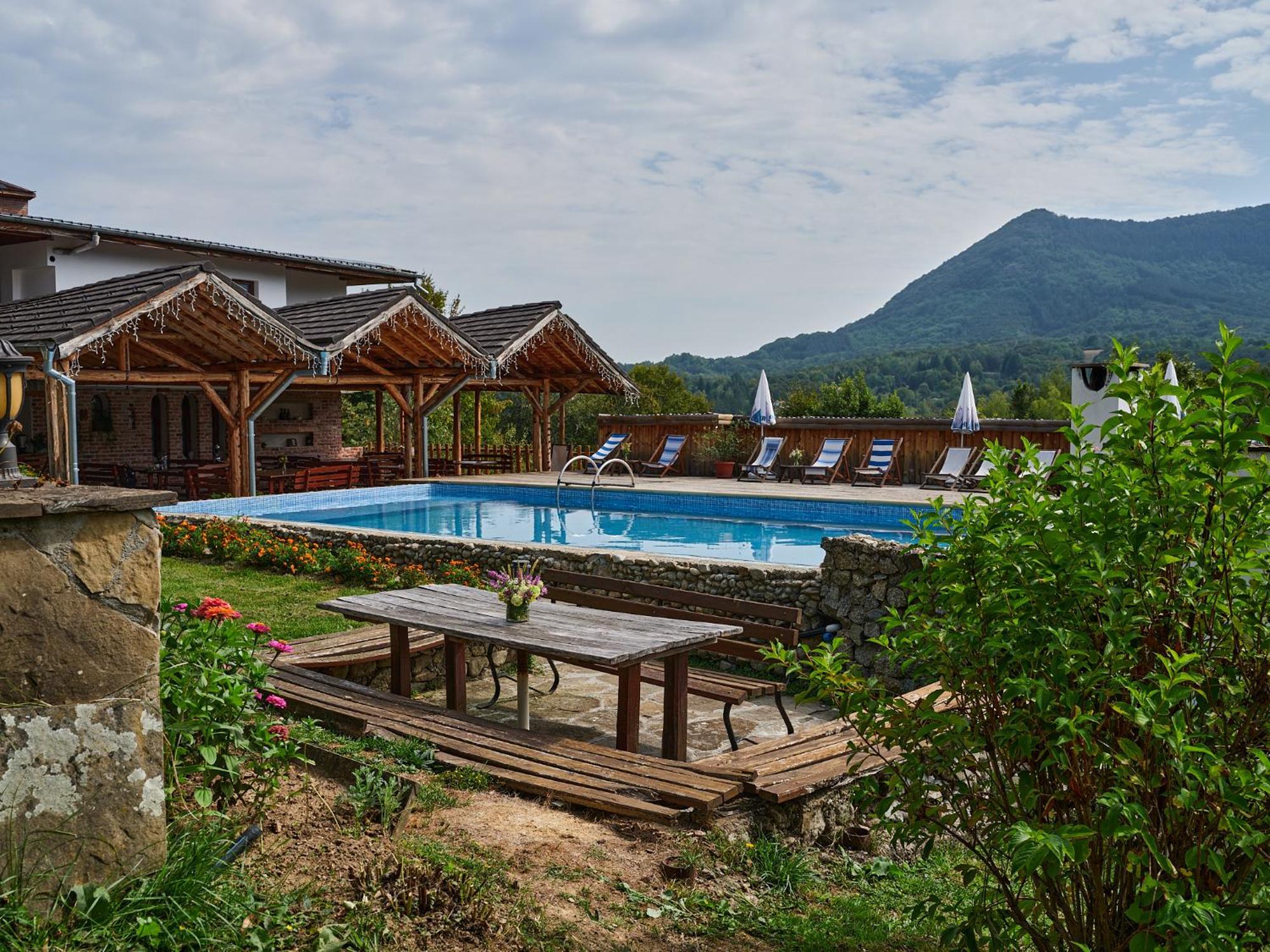 Hotel Tihiat Kat Apriltsi  Dış mekan fotoğraf